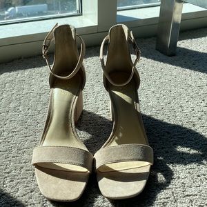 Never worn Vince Camuto nude suede heels